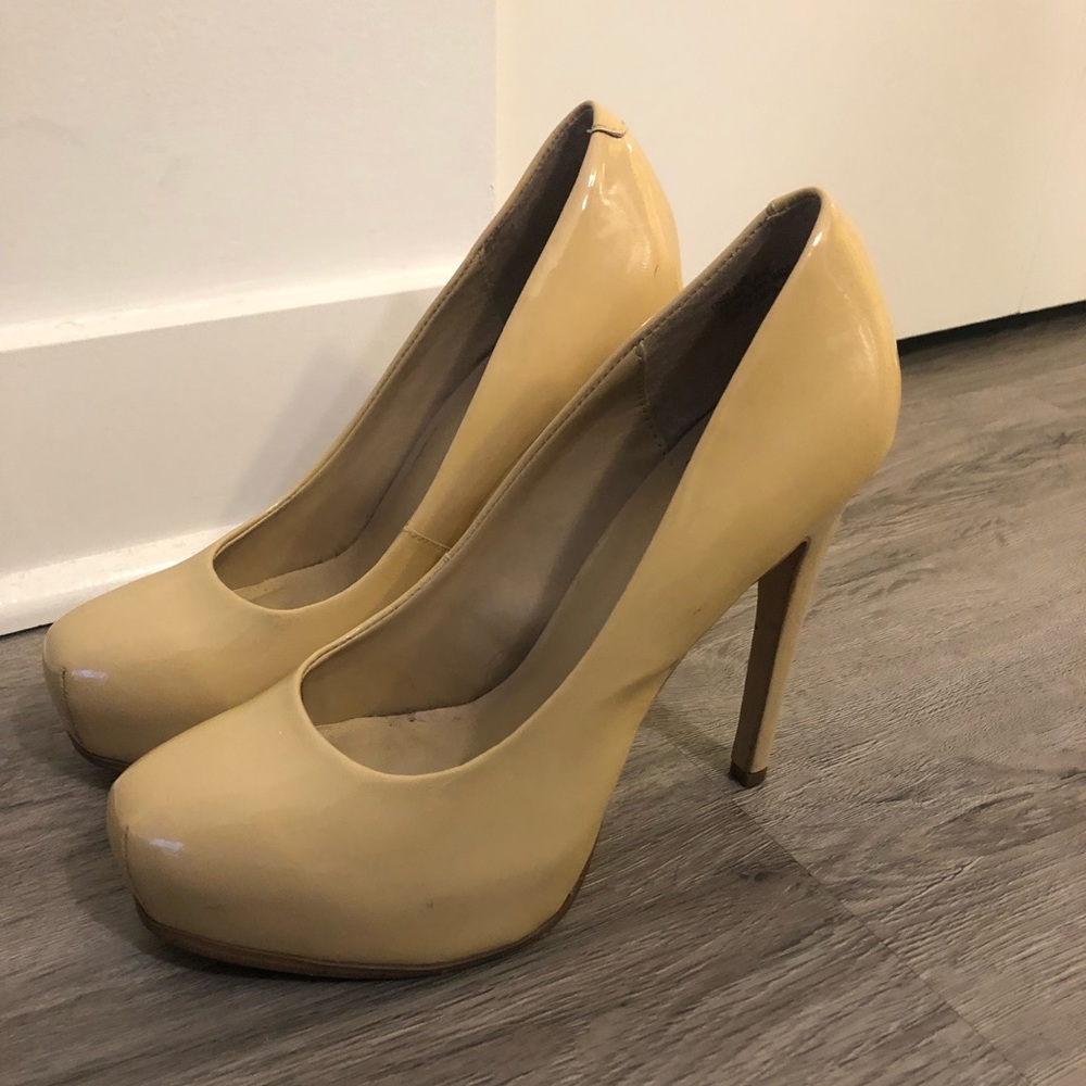 KELSI DAGGER NUDE PLATFORM PUMPS